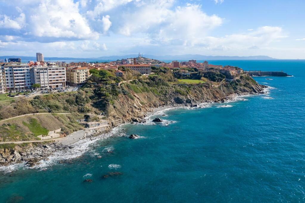 Appartamento Sirena A 2 Passi Dal Mare ปีออมบีโน ภายนอก รูปภาพ